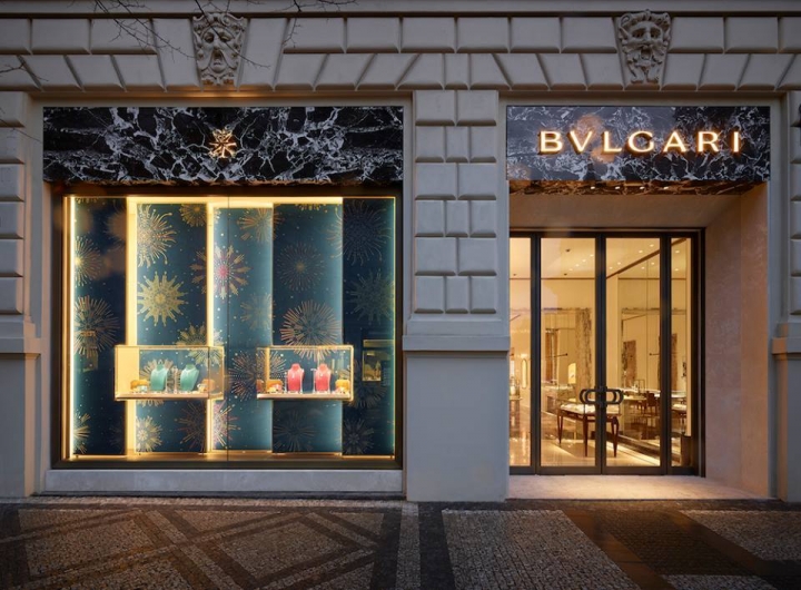 Italian jeweler Bvlgari opens new store in Prague